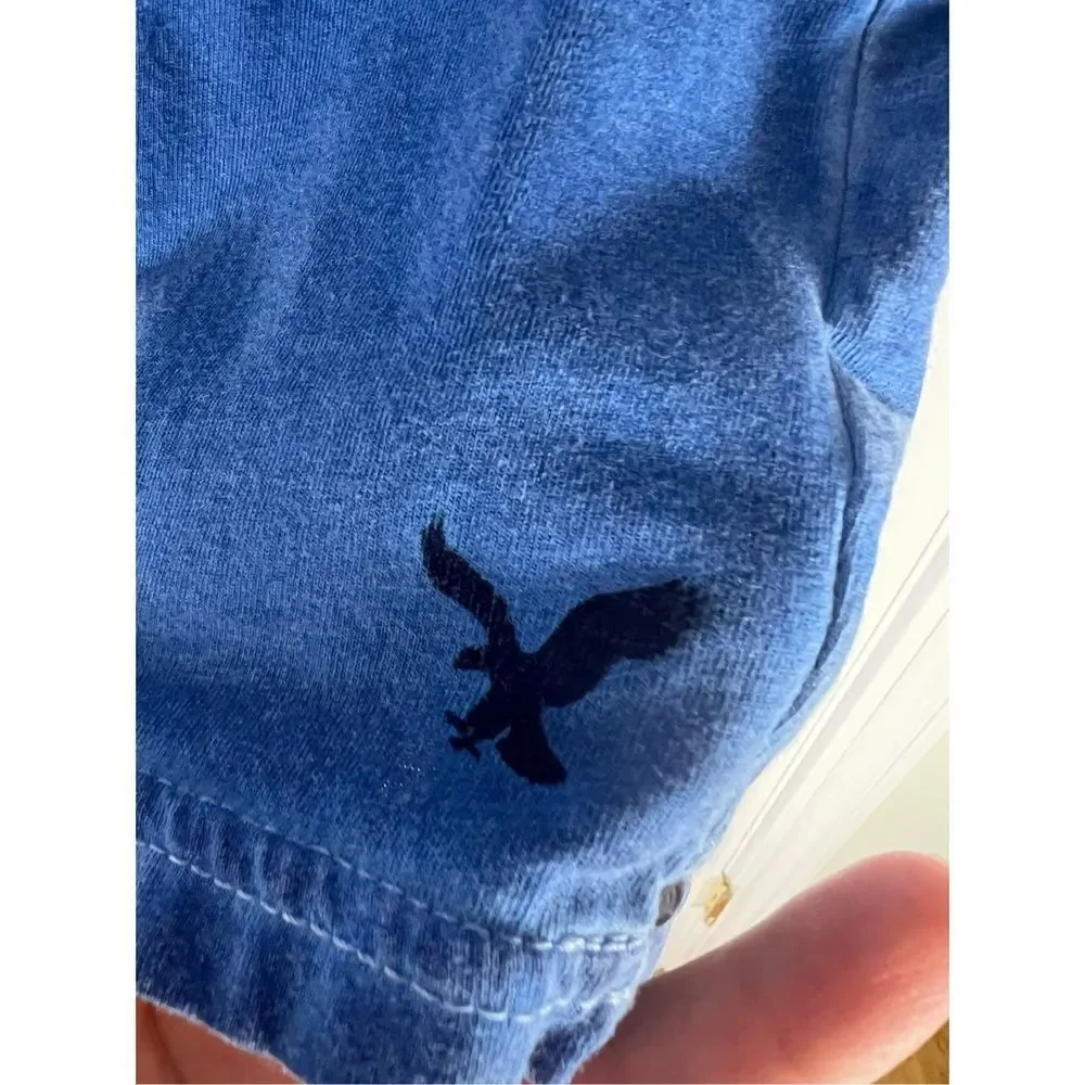 American Eagle Vneck Athletic Fit Shirt Size M